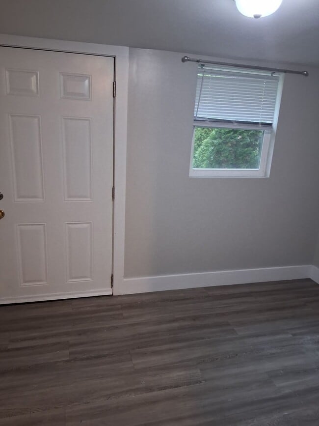 203 Kensi Dr, Unit 102 in Knoxville, TN - Foto de edificio - Building Photo