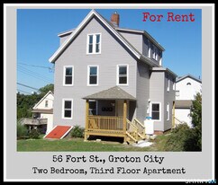 56 Fort St in Groton, CT - Building Photo