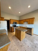 17116 I St in Omaha, NE - Building Photo - Building Photo