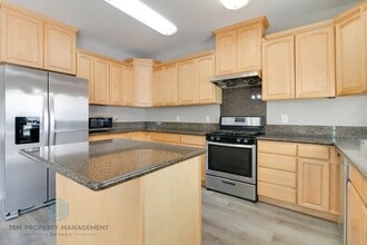 810 S Atlantic Blvd in Alhambra, CA - Building Photo - Building Photo