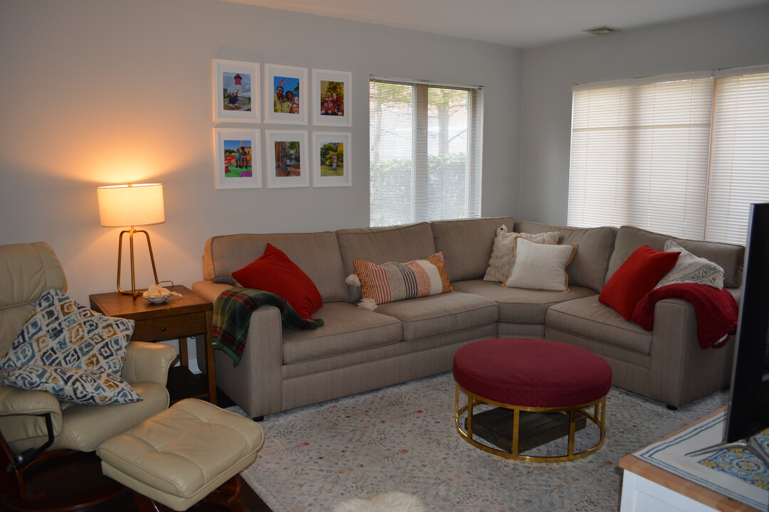 171 Swanton St, Unit 3 in Winchester, MA - Building Photo