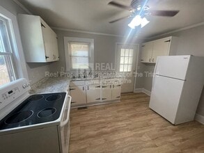 121 Robbins St in Greensboro, NC - Building Photo - Building Photo