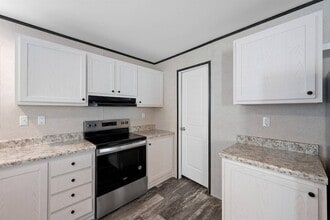 305 W Buell Dr in Ft. Myers, FL - Building Photo - Building Photo
