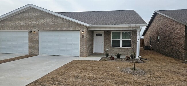 523 NW 68th Ave in Bentonville, AR - Building Photo - Building Photo