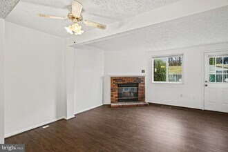 3525 Laurel View Ct in Laurel, MD - Building Photo - Building Photo