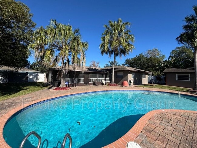 property at 724 Forest Glen Ct