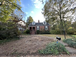 111 W Hillcrest Dr in Greenville, SC - Building Photo - Building Photo