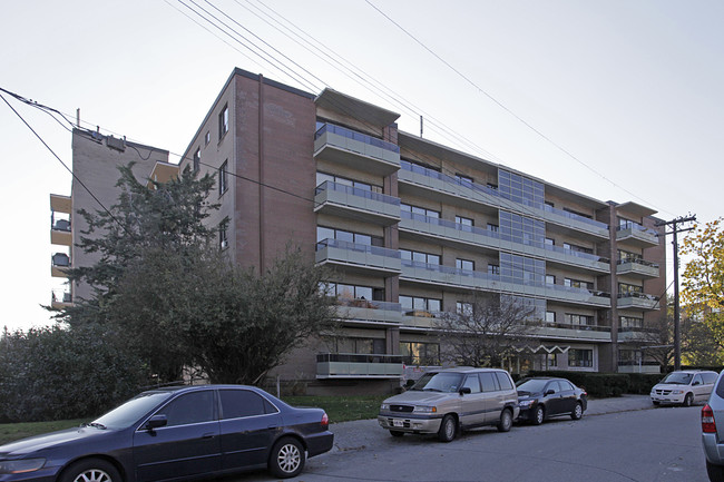 3 Crown Hill Pl in Toronto, ON - Building Photo - Primary Photo