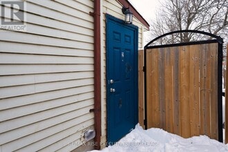 258 Kingscourt Ave in Kingston, ON - Building Photo - Building Photo