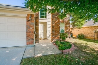 11808 Pinyon Pine Dr in Fort Worth, TX - Building Photo - Building Photo
