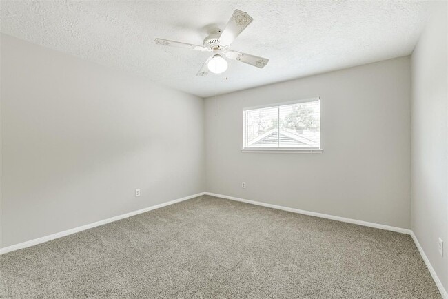 28902 Twisted Oak Dr