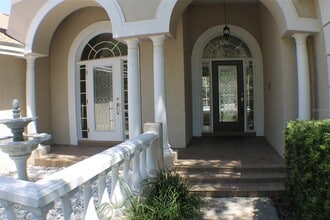 15926 Dawson Ridge Dr in Tampa, FL - Building Photo - Building Photo