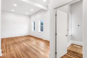 119 Congress St in Rumford, ME - Foto de edificio - Building Photo