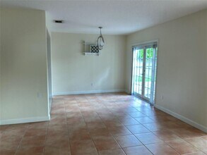 1811 NE 43rd St in Fort Lauderdale, FL - Building Photo - Building Photo