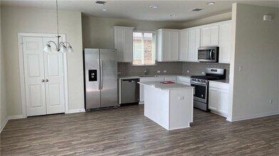 11805 Amber Stream Ln in Manor, TX - Building Photo - Building Photo