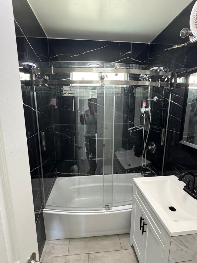 property at 1302 E Peck St