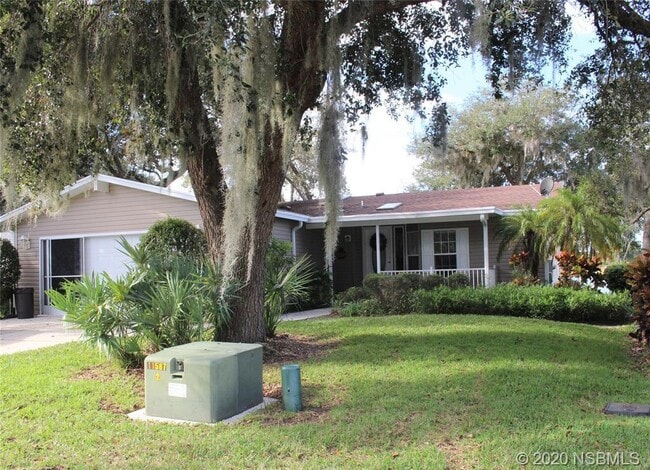 property at 414 Sioux Blvd