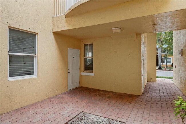 1109 Shoma Dr in Royal Palm Beach, FL - Foto de edificio - Building Photo