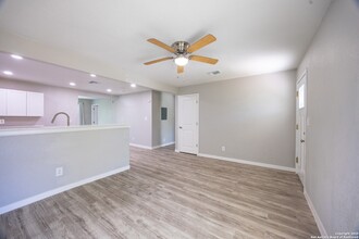 1311 Fitch St in San Antonio, TX - Building Photo - Building Photo
