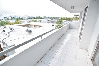 7300 Wayne Ave in Miami Beach, FL - Building Photo - Building Photo