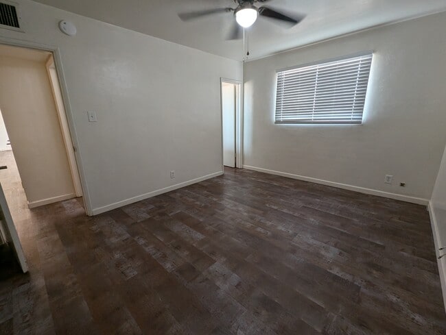 1812 S Hardy Dr in Tempe, AZ - Foto de edificio - Building Photo