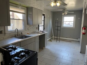 319 E 1st Ave in Roselle, NJ - Building Photo - Building Photo