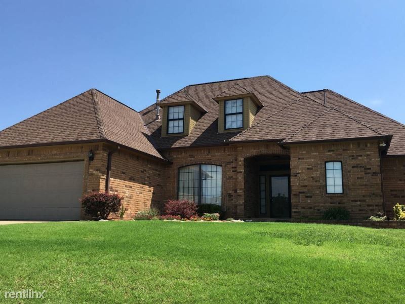6308 Bryant Ct in Warr Acres, OK - Building Photo
