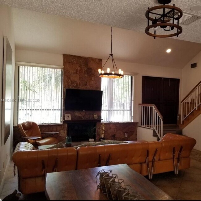 9535 SW 148th Ave Cir E in Miami, FL - Foto de edificio - Building Photo