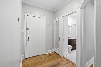 2336 W Addison St, Unit Unit I2 in Chicago, IL - Building Photo - Building Photo