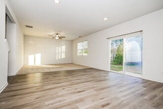 371 Hamilton Pointe Dr in Mcdonough, GA - Building Photo - Building Photo