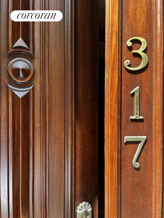 317 W 51st St in New York, NY - Building Photo