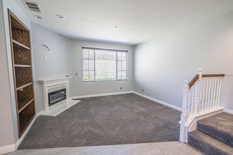 23491 Abbey Glen Pl in Santa Clarita, CA - Building Photo - Building Photo