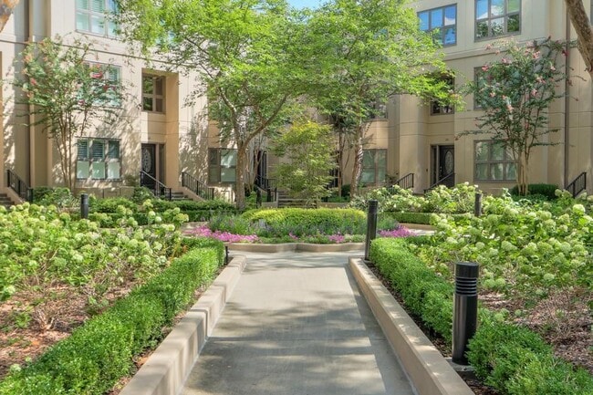 3475 Oak Valley Rd NE in Atlanta, GA - Building Photo - Building Photo
