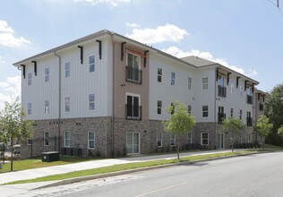 Bolton Park in Atlanta, GA - Foto de edificio - Building Photo