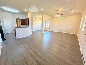 15613 All Star Dr in Patton Village, TX - Foto de edificio - Building Photo