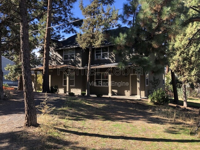 property at 5 SW Roosevelt Ave