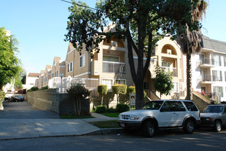 1316 N Columbus Ave in Glendale, CA - Foto de edificio - Building Photo