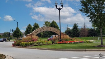 1817 Crenshaw Cir in Vernon Hills, IL - Building Photo