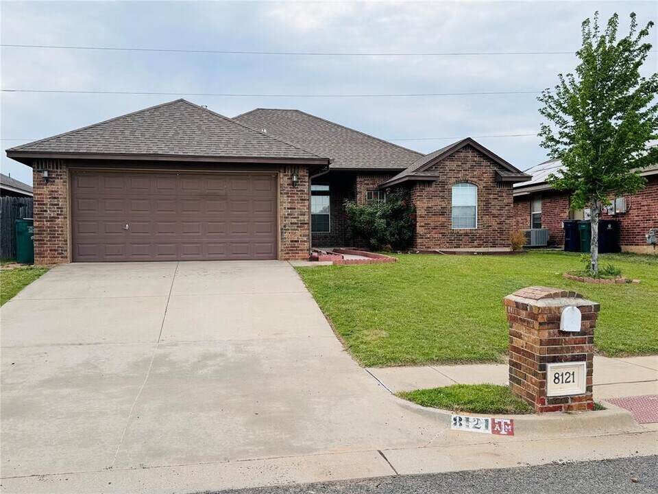 8121 Hillers Rd in Oklahoma City, OK - Building Photo
