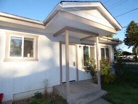 4772-4782 Sunnyview Rd NE in Salem, OR - Building Photo