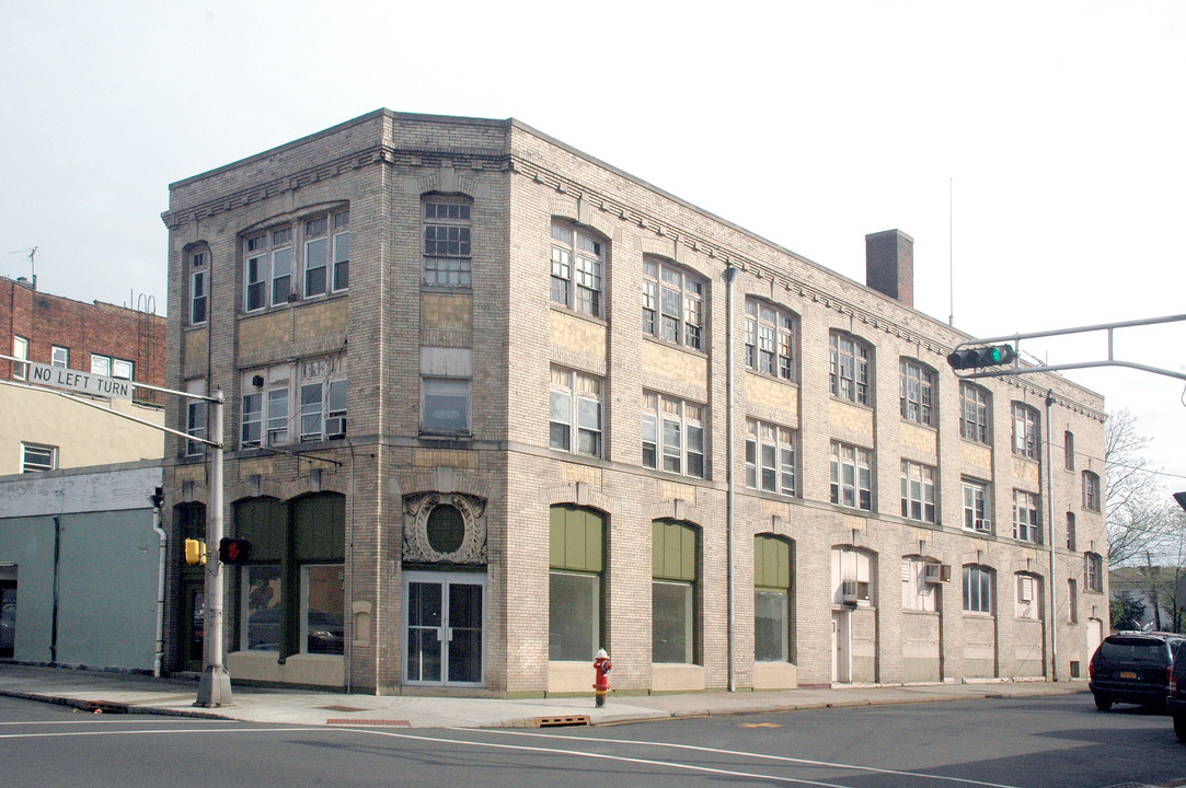 400-404 Watchung Ave in Plainfield, NJ - Building Photo