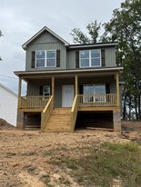 617 W Peachtree St in Chatsworth, GA - Building Photo