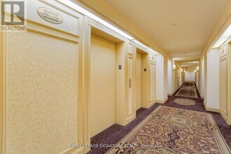 25 Kingsbridge Garden Cir in Mississauga, ON - Building Photo - Building Photo