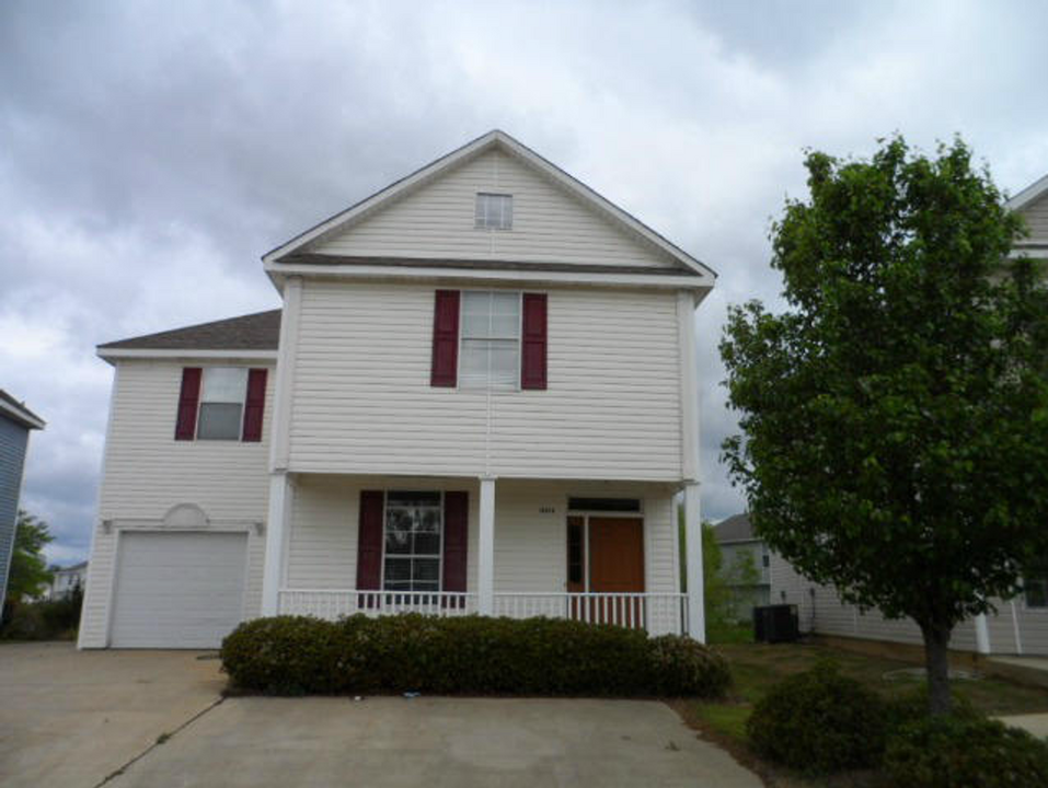 115 Loch Ln in Starkville, MS - Building Photo