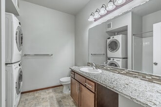 Cambridge Place/Madison Place in Stanwood, WA - Building Photo - Interior Photo