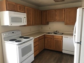 718 W 1720 N in Provo, UT - Foto de edificio - Building Photo