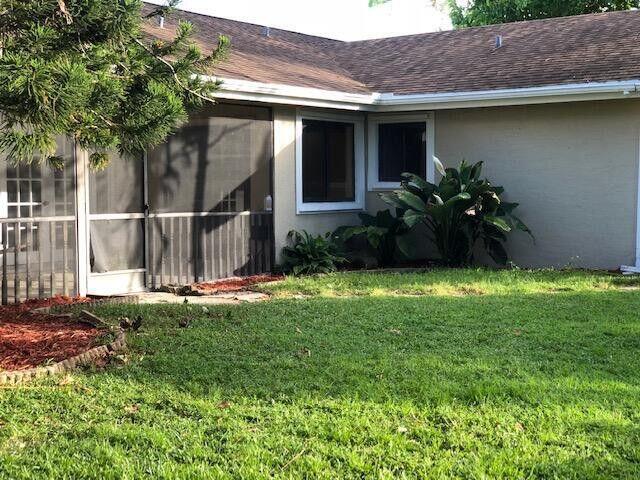 14015 Columbine Ave in Wellington, FL - Foto de edificio - Building Photo