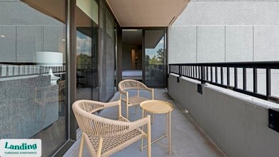 1550 Clarendon Blvd, Unit 613 in Arlington, VA - Foto de edificio - Building Photo