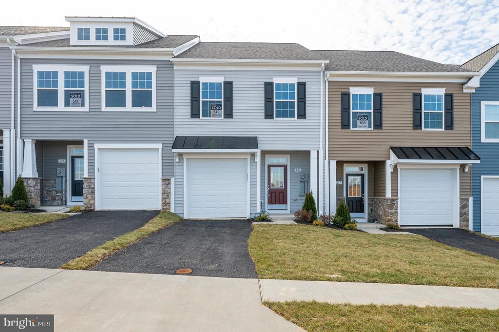 613 Detroit Sq in Martinsburg, WV - Building Photo