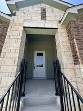 2033 Four Waters Lp in Georgetown, TX - Building Photo - Building Photo